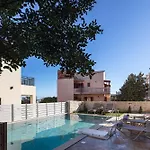 Vila Provillas - ι, ιι & ιιι - Luxury With Private Pool Near Retrymno