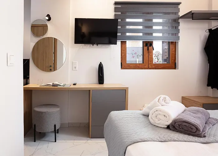 Villa Provillas - ι, ιι & ιιι - Luxury With Private Pool Near Retrymno