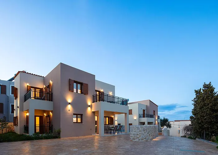 Villa Provillas - ι, ιι & ιιι - Luxury With Private Pool Near Retrymno *