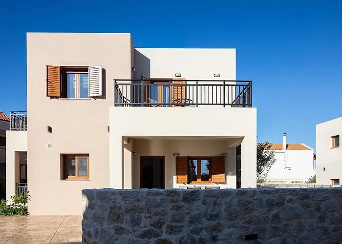 Villa Provillas - ι, ιι & ιιι - Luxury With Private Pool Near Retrymno *