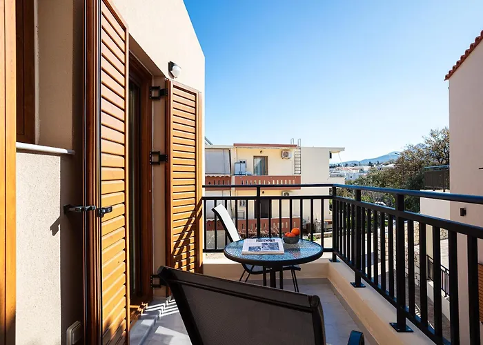 Villa Provillas - ι, ιι & ιιι - Luxury With Private Pool Near Retrymno