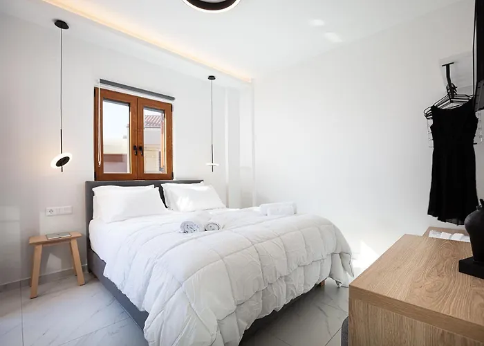 Provillas - ι, ιι & ιιι - Luxury With Private Pool Near Retrymno *