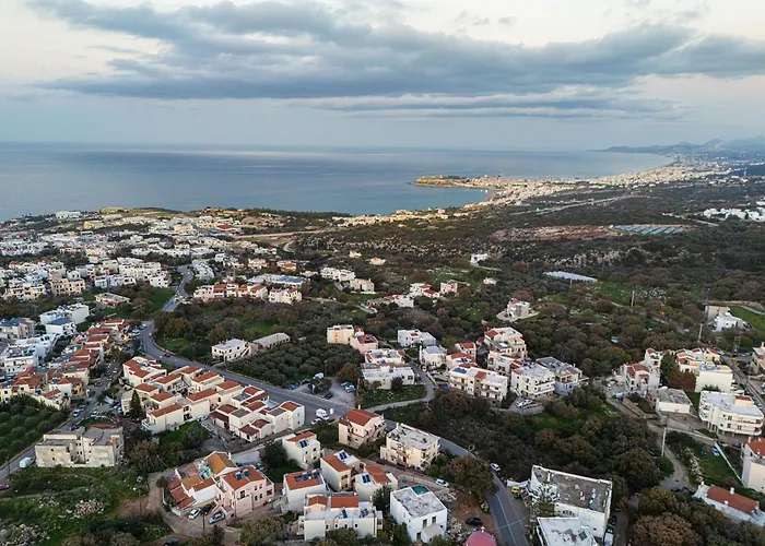 Villa Provillas - ι, ιι & ιιι - Luxury With Private Pool Near Retrymno *